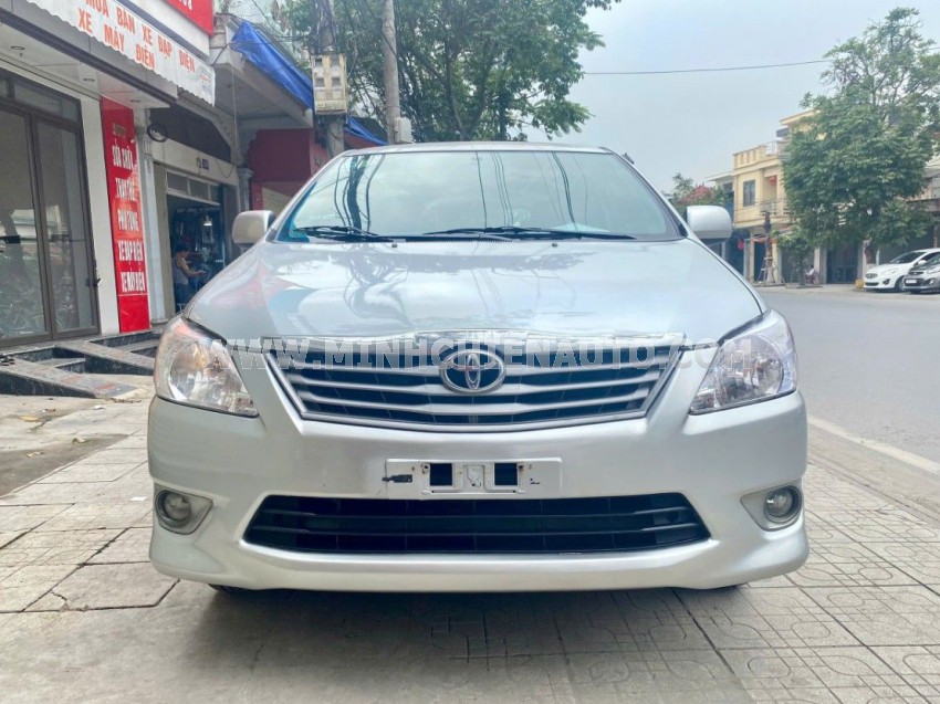 Toyota Innova 2.0E 2014