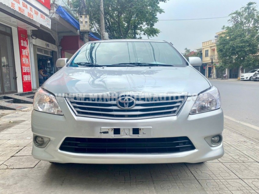 Toyota Innova 2.0E 2014