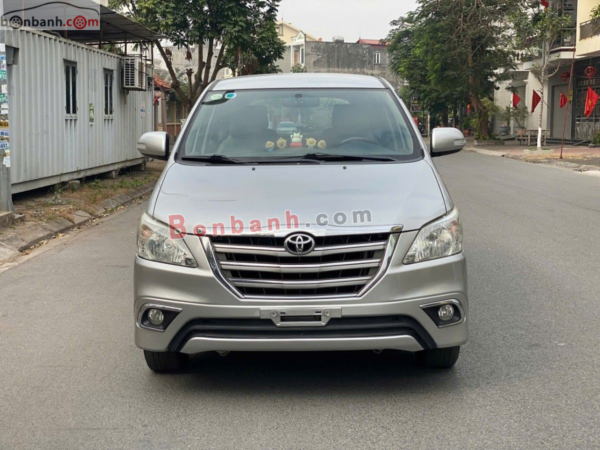Toyota Innova 2.0V 2015