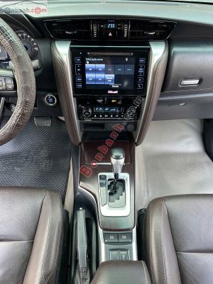 Xe Toyota Fortuner 2.7V 4x2 AT 2018
